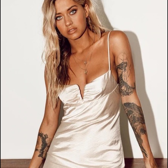 PRINCESS POLLY HEWLETT MINI DRESS CHAMPAGNE - Picture 6 of 8